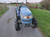 Iseki th25 vierwielaangedreven minitractor - afbeelding 8 van  15