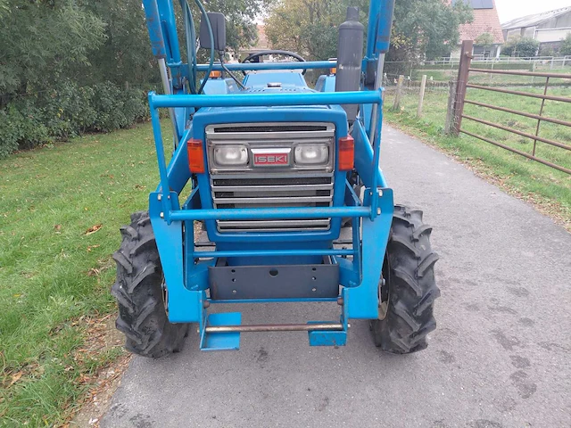 Iseki tl1201 vierwielaangedreven minitractor met frontlader - afbeelding 4 van  19