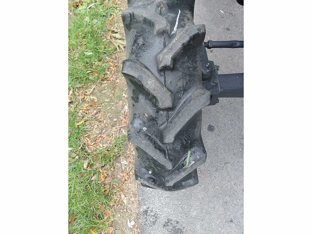 Iseki tl1201 vierwielaangedreven minitractor met frontlader - afbeelding 8 van  19
