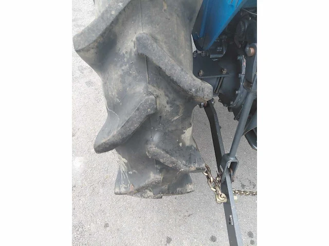 Iseki tl1201 vierwielaangedreven minitractor met frontlader - afbeelding 10 van  19