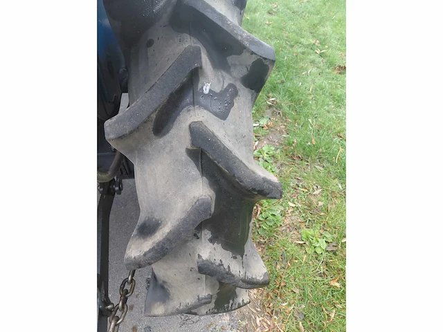 Iseki tl1201 vierwielaangedreven minitractor met frontlader - afbeelding 11 van  19