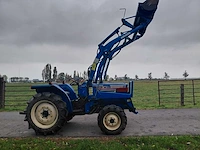 Iseki tl1201 vierwielaangedreven minitractor met frontlader - afbeelding 16 van  19