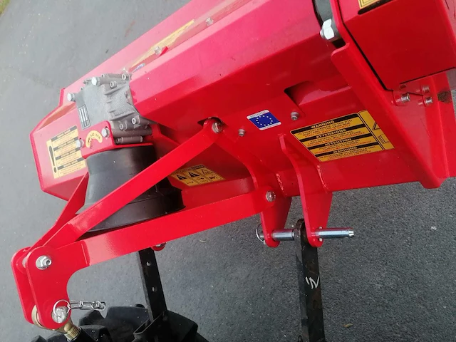 Iseki tl1900 minitractor met klepelmaaier - afbeelding 8 van  18