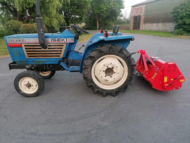 Iseki tl1900 minitractor met klepelmaaier - afbeelding 1 van  18