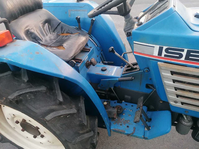 Iseki tl1900 minitractor met klepelmaaier - afbeelding 16 van  18