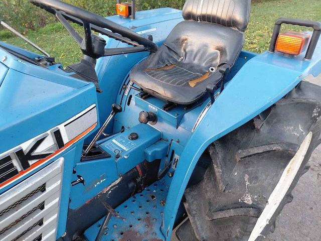 Iseki tl2100 minitractor - afbeelding 8 van  13