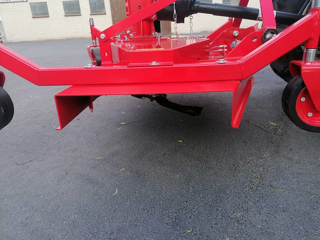 Iseki tl2500 minitractor met maaier - afbeelding 8 van  19