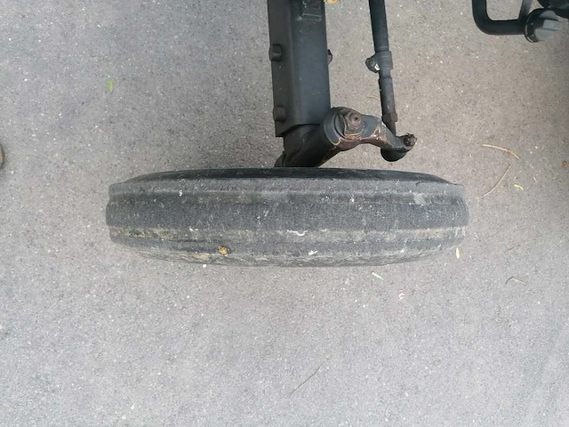 Iseki tl2500 minitractor met maaier - afbeelding 18 van  19