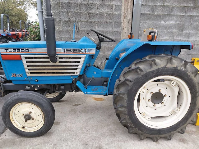 Iseki tl2500 minitractor - afbeelding 1 van  14
