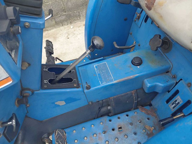 Iseki tl2500 minitractor - afbeelding 12 van  14