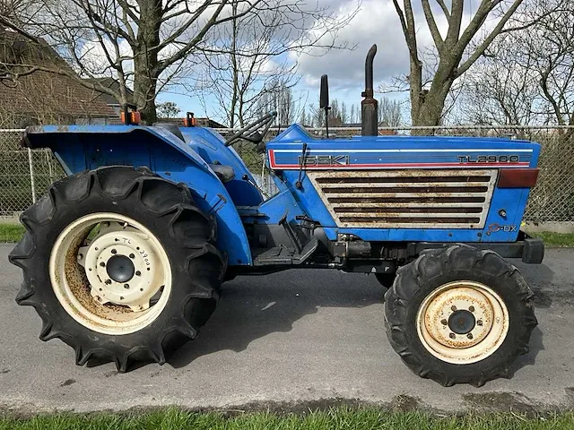 Iseki tl2900 minitractor - afbeelding 14 van  19