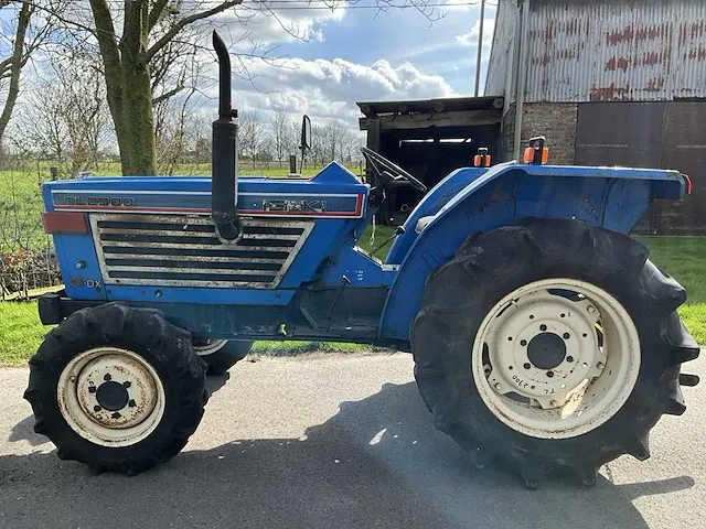 Iseki tl2900 minitractor - afbeelding 18 van  19