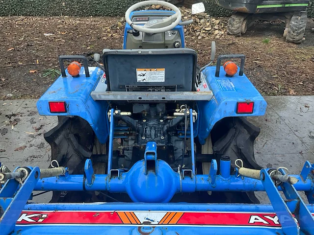 Iseki tm15 minitractor - afbeelding 8 van  24