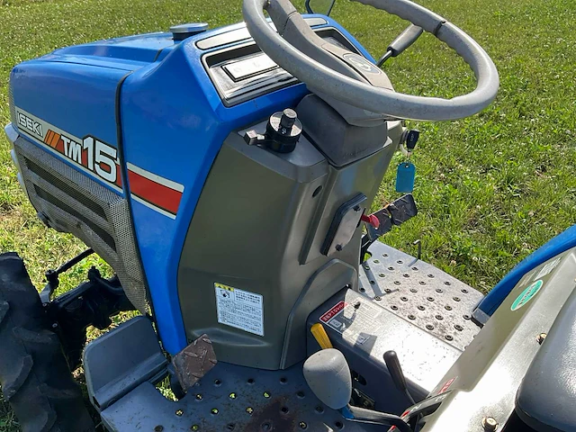 Iseki tm15 vierwielaangedreven minitractor met grondfrees - afbeelding 6 van  23