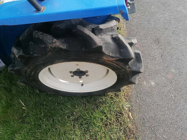 Iseki tm15f vierwielaangedreven minitractor - afbeelding 10 van  10