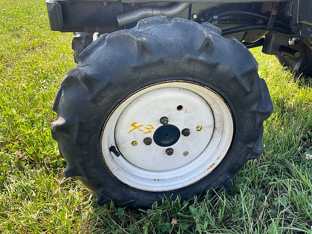 Iseki tm17 vierwielaangedreven minitractor met grondfrees - afbeelding 2 van  23