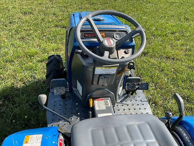 Iseki tm17 vierwielaangedreven minitractor met grondfrees - afbeelding 5 van  23
