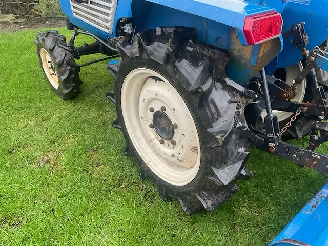 Iseki tu 1700 minitractor - afbeelding 2 van  12
