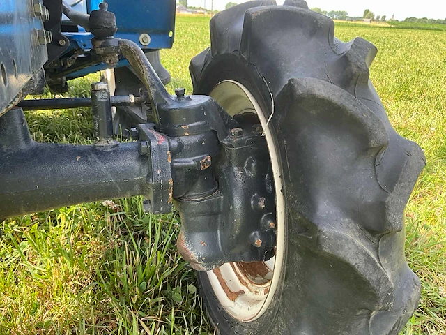 Iseki tu1400 minitractor met grondfrees - afbeelding 3 van  23