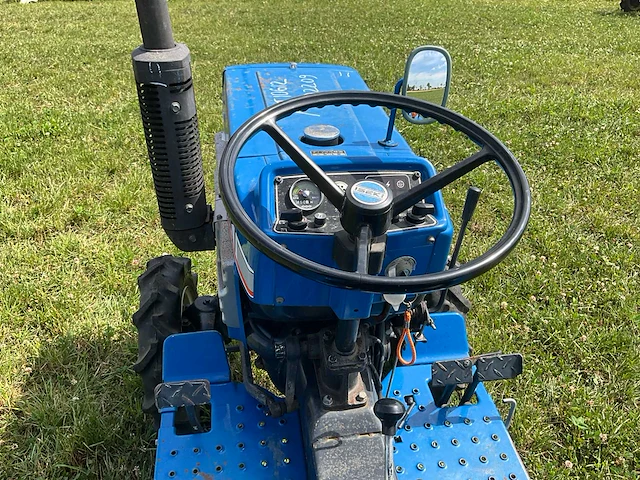 Iseki tu1400 minitractor met grondfrees - afbeelding 5 van  23