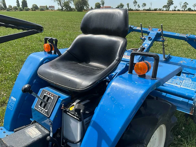 Iseki tu1400 minitractor met grondfrees - afbeelding 10 van  23