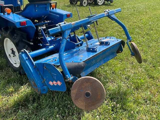Iseki tu1400 minitractor met grondfrees - afbeelding 13 van  23