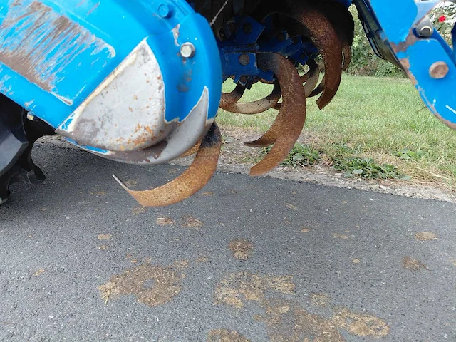 Iseki tu145 d vierwielaangedreven minitractor met grondfrees - afbeelding 9 van  17