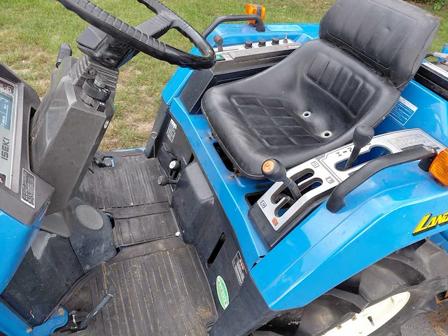 Iseki tu145 d vierwielaangedreven minitractor met grondfrees - afbeelding 13 van  17