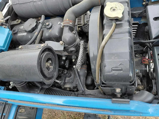 Iseki tu145 d vierwielaangedreven minitractor met grondfrees - afbeelding 16 van  17