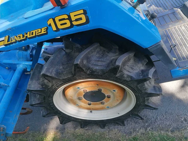 Iseki tu165f vierwielaangedreven minitractor met grondfrees - afbeelding 2 van  15