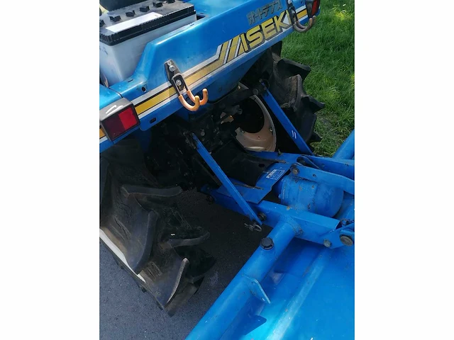Iseki tu165f vierwielaangedreven minitractor met grondfrees - afbeelding 5 van  15