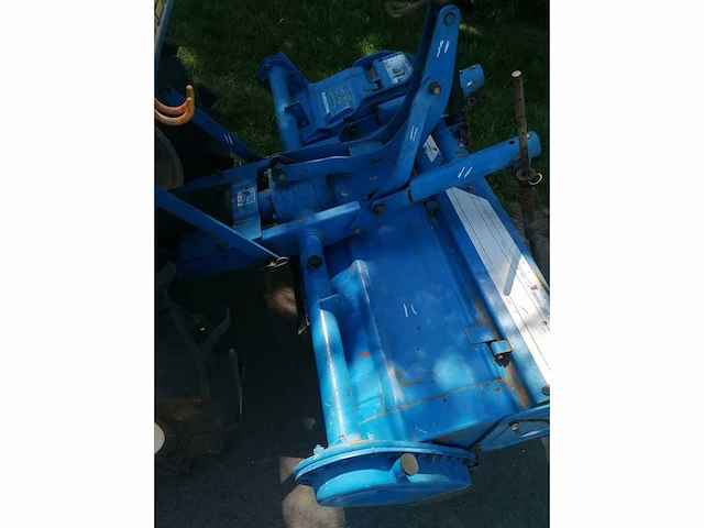 Iseki tu165f vierwielaangedreven minitractor met grondfrees - afbeelding 6 van  15