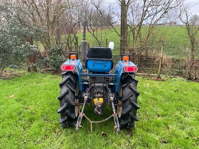 Iseki tu1700 minitractor - afbeelding 5 van  10