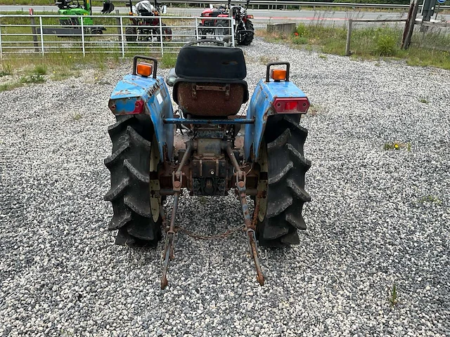 Iseki tu1700 minitractor - afbeelding 18 van  23