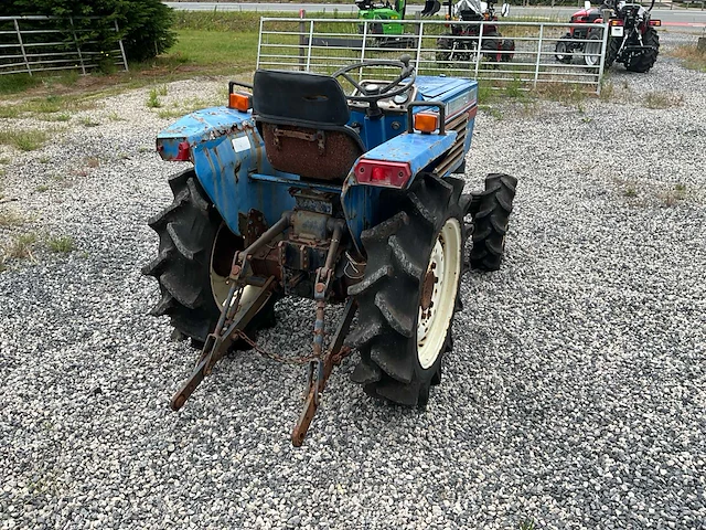 Iseki tu1700 minitractor - afbeelding 19 van  23