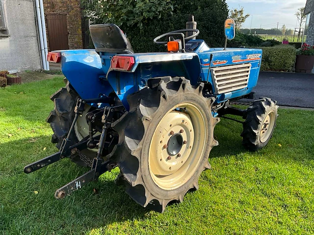 Iseki tu1700 vierwielaangedreven minitractor - afbeelding 14 van  18