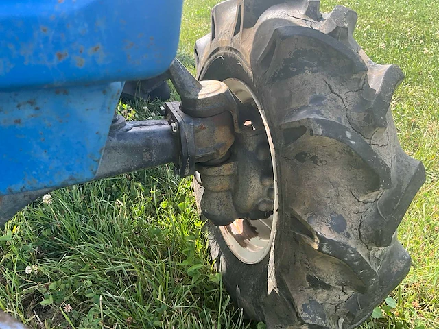 Iseki tu1900 vierwielaangedreven minitractor met grondfrees - afbeelding 3 van  23