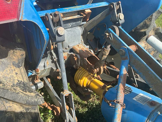 Iseki tu1900 vierwielaangedreven minitractor met grondfrees - afbeelding 11 van  23