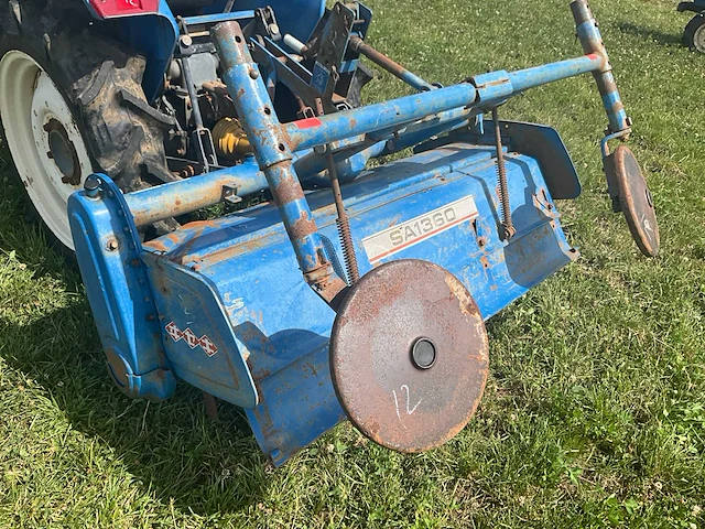Iseki tu1900 vierwielaangedreven minitractor met grondfrees - afbeelding 13 van  23