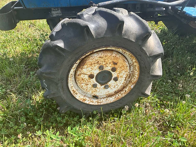Iseki tu1900 vierwielaangedreven minitractor met grondfrees - afbeelding 2 van  23