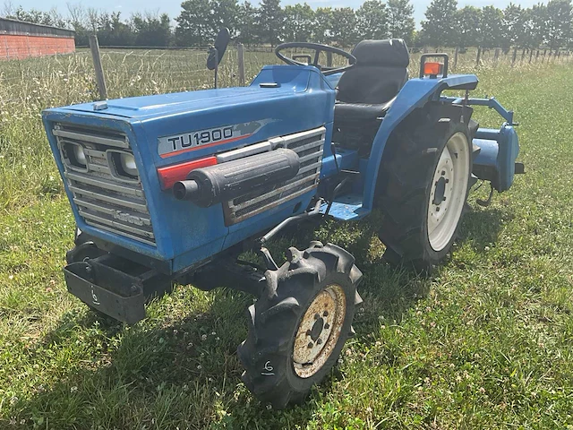 Iseki tu1900 vierwielaangedreven minitractor met grondfrees - afbeelding 1 van  23
