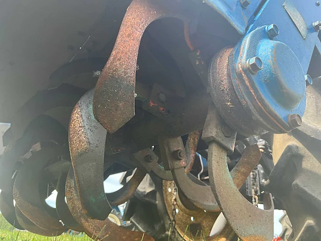 Iseki tu1900 vierwielaangedreven minitractor met grondfrees - afbeelding 15 van  23