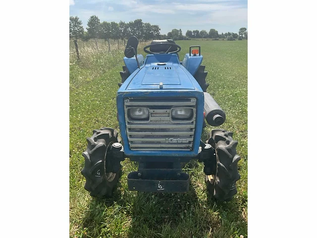 Iseki tu1900 vierwielaangedreven minitractor met grondfrees - afbeelding 12 van  23