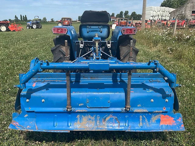 Iseki tu1900 vierwielaangedreven minitractor met grondfrees - afbeelding 20 van  23