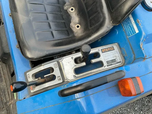 Iseki tu197f minitractor - afbeelding 9 van  30