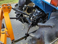 Iseki tu200 vierwielaangedreven minitractor met maaidek - afbeelding 3 van  16
