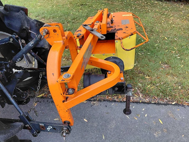 Iseki tu200 vierwielaangedreven minitractor met maaidek - afbeelding 5 van  16