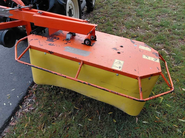 Iseki tu200 vierwielaangedreven minitractor met maaidek - afbeelding 6 van  16