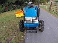 Iseki tu200 vierwielaangedreven minitractor met maaidek - afbeelding 9 van  16