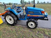 Iseki tu200 vierwielaangedreven minitractor met maaidek - afbeelding 10 van  16